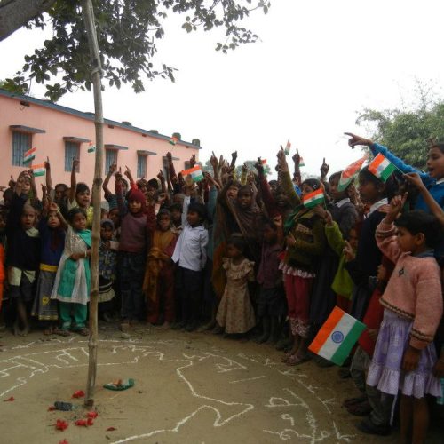 407558_227144597371277_1936087103_n